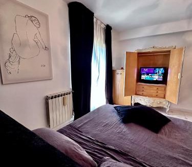 Floridia Apartment | Seb's Flat - Home of the Sun & Colors, Free Wi-Fi , AC, SmartTV