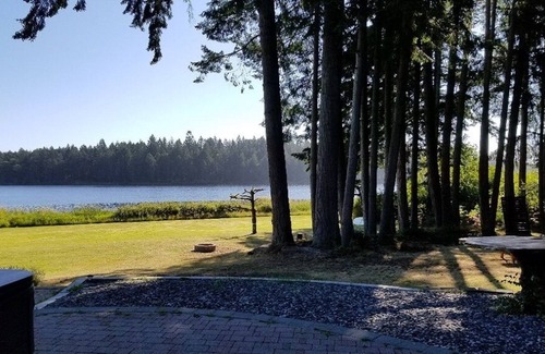 Yellow Point House | Seb's Lakehouse (10 Ft Barrel Sauna -Hot Tub -King Bed)