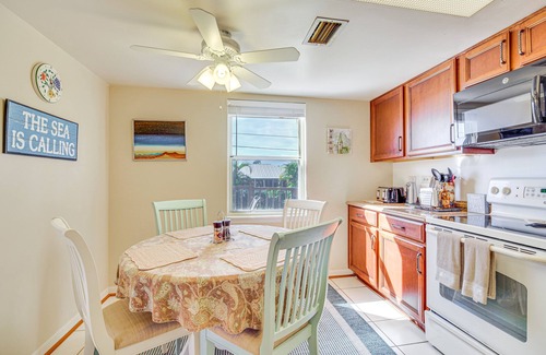 Sebastian Highlands House | Sebastian Home w/Large Deck Near Golfing & Beach