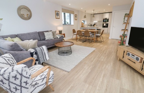 Maenporth Cottage | SEBASTIAN'S VIEW, family friendly, luxury holiday cottage in Falmouth