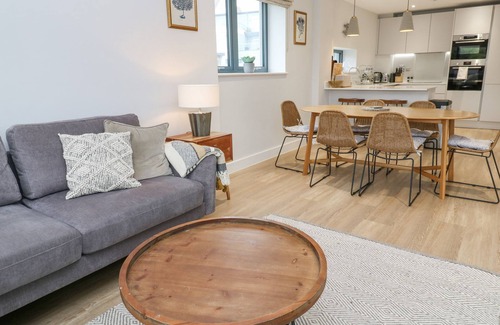 Maenporth Cottage | SEBASTIAN'S VIEW, family friendly, luxury holiday cottage in Falmouth