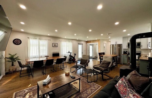 Carden House | Sebright Cottage With Private River
