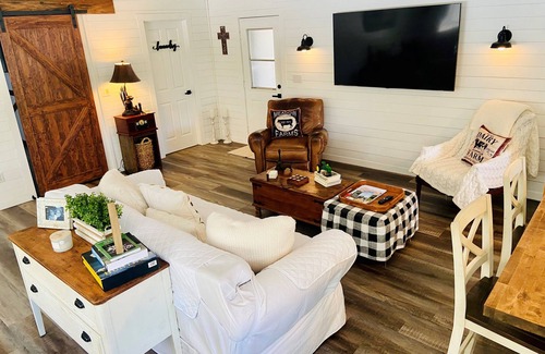 Sebring Other | Sebring Florida Farmhouse just minutes from Raceway