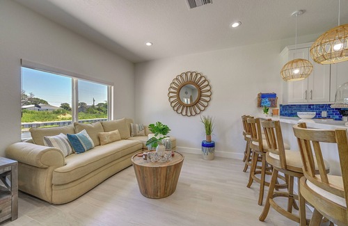Sebring House | Sebring Serenity: Waterfront Retreat w/Boat Dock!