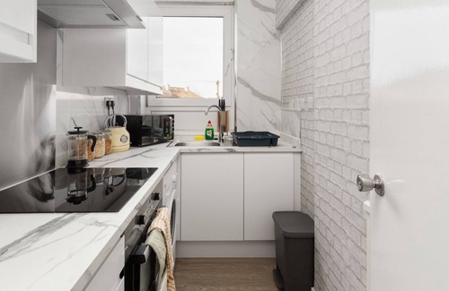 Restalrig Apartment | Secluded 2 bed apartment Edinburgh