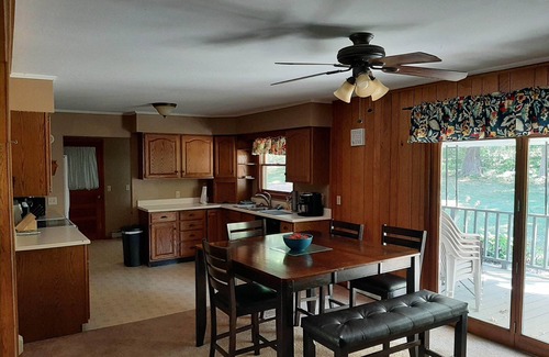 New Florence House | Secluded 2 bedroom home close to Hermann
