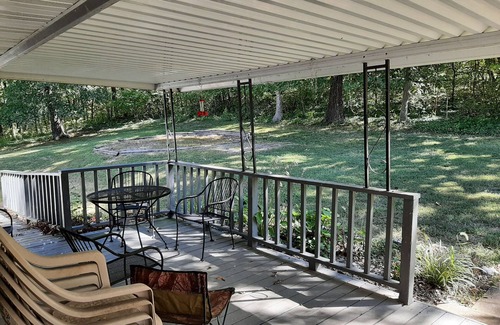 New Florence House | Secluded 2 bedroom home close to Hermann