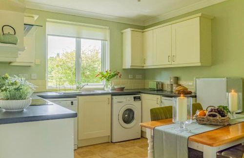 New Forest District House | Secluded 3 bed cottage in private parkland