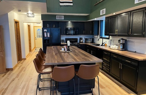 Ladysmith Cabin | Secluded 3-bedroom cabin on the Chippewa River near Ladysmith, WI with WiFi, AC