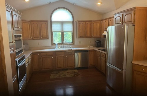 Holcomb House | Secluded 3 bedroom luxury home with 3 car garage.