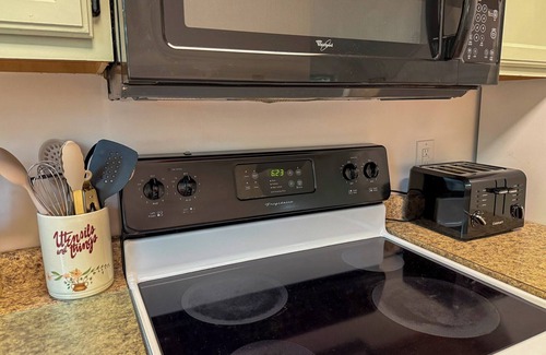North Conway Condo | Secluded 3-Bedroom North Conway Retreat – Family-Friendly, Close to Activities