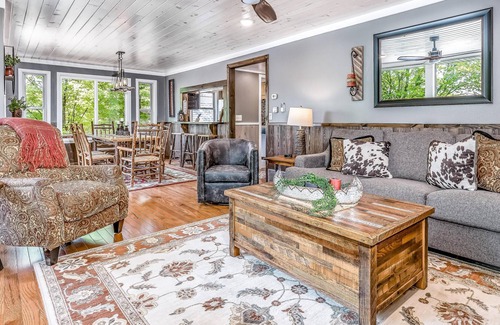 Presque Isle House | Secluded 3-lake chain house w/ pontoon boat