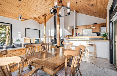 Valley of the Sun Cabin | Secluded 3bed/Hot tub/Views