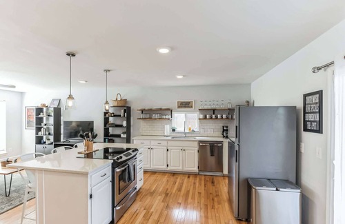 Donelson House | Secluded 3BR Home in Peaceful Neighborhood