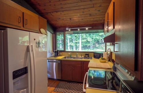 Williamstown House | Secluded 4 bedroom home with sweeping mountain views in Williamstown