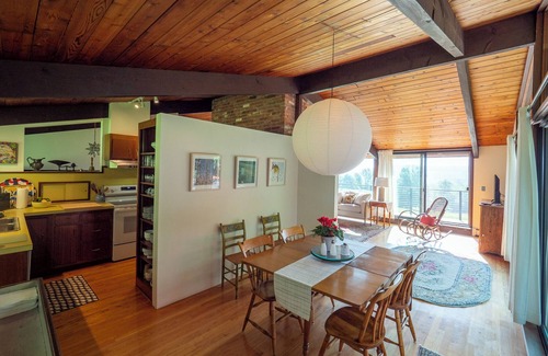 Williamstown House | Secluded 4 bedroom home with sweeping mountain views in Williamstown