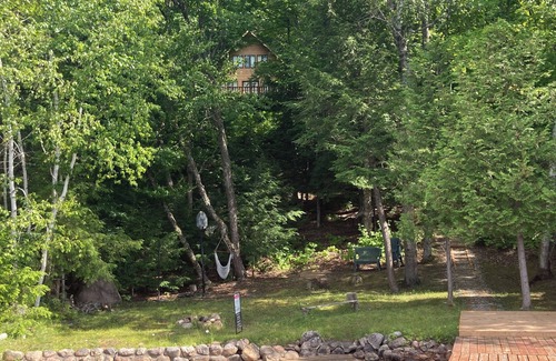 La Peche Cottage | Secluded 4-season lakeside cottage retreat