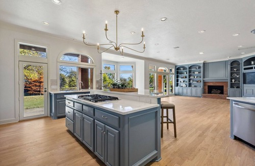 South Oklahoma City House | Secluded 5-Acre Property with a Spacious 6,300 sq ft. 5-Bedroom Home in OKC.