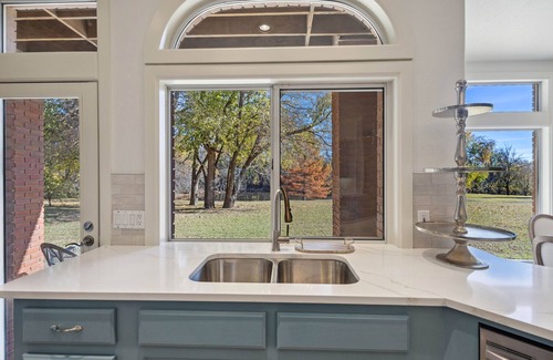 South Oklahoma City House | Secluded 5-Acre Property with a Spacious 6,300 sq ft. 5-Bedroom Home in OKC.