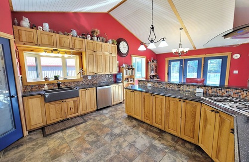 Meadow Lake House | Secluded 5 Bedroom Cabin in the woods