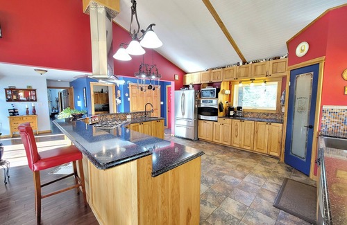 Meadow Lake House | Secluded 5 Bedroom Cabin in the woods