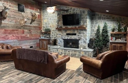 Crestline Cabin | Secluded 6 bed, 2 full bath Lodge with everything you need for a wonderful stay.