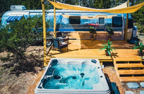 Fredericksburg Other | Secluded Airstream with Hot Tub, Wifi, BBQ, AC