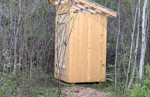 Vavenby Cabin | Secluded and luxurious Viking-themed, off-grid cabin in the heart of Wells Gray.