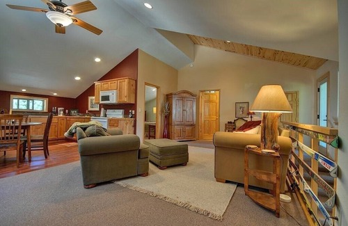 Vallecito Apartment | Secluded And Peaceful River View Retreat