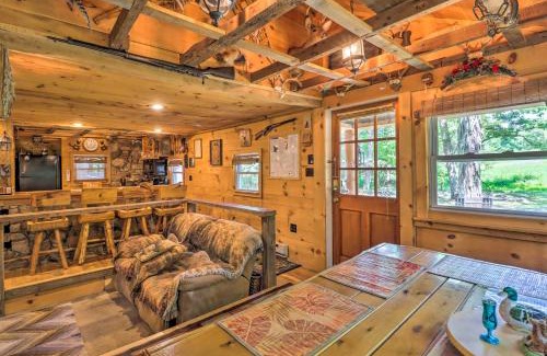 Kunkletown House | Secluded and Quiet Pocono Mountain Cabin with Hot Tub!
