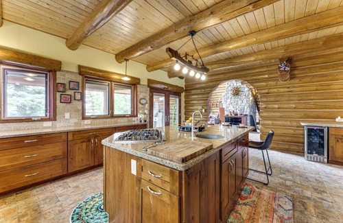 Angel Fire Cabin | Secluded Angel Fire Retreat: Deck + Stunning View!
