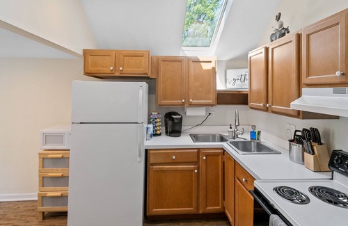 Libertyville Apartment | Secluded Apartment with Heated Garage