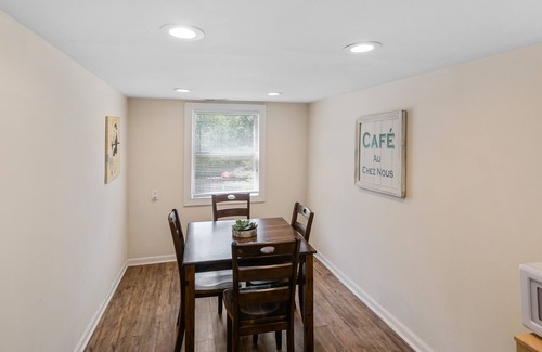 Libertyville Apartment | Secluded Apartment with Heated Garage