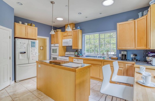 Arch Cape House | Secluded Arcadia Beach Villa has 3 Bedroom Suites, Privacy and Gathering Spaces!