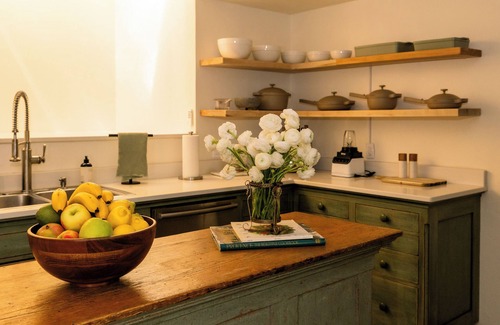 Roxbury House | Secluded Architectural gem in the heart of Roxbury - Modern, Chic & Dreamy Pool