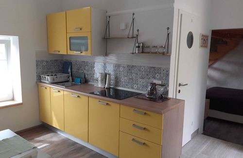Lucija Apartment | Secluded Authentic Apartment with Terrace - Studio Apartment with Terrace
