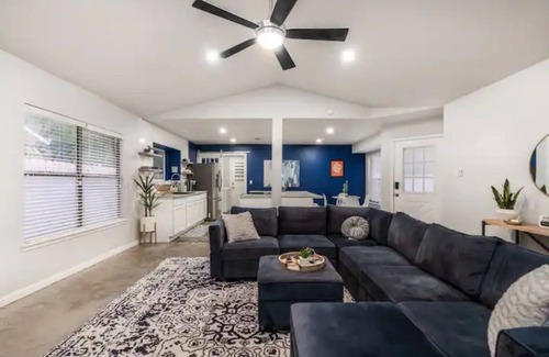 Heritage House | Secluded backyard Oasis w near SeaWorld, Lackland