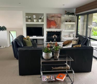 Kohimarama Villa | Secluded Bays Home