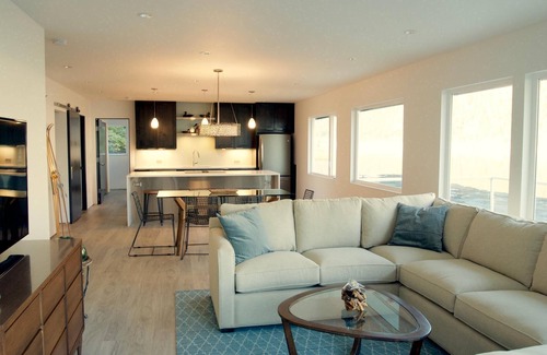 North Douglas Condo | Secluded Beach Condo - Upper Level - Modern Design w/180° View of Mountain & Sea