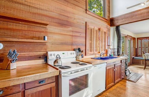 Arch Cape House | Secluded beachfront home with Pacific Ocean views, fireplace, game room, grill