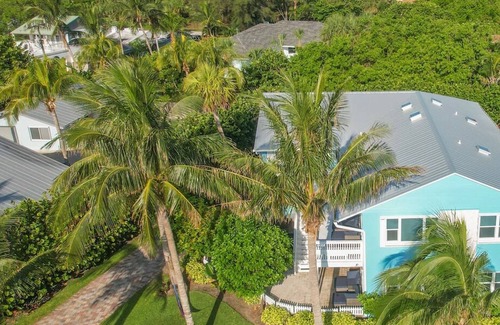 Fort Pierce Shores House | Secluded Beachfront Vibes Surf Pet Friendly