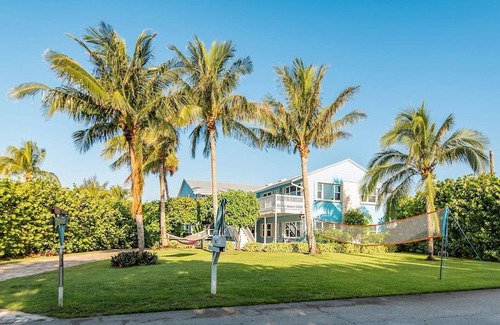 Fort Pierce Shores House | Secluded Beachfront Vibes Surf Pet Friendly
