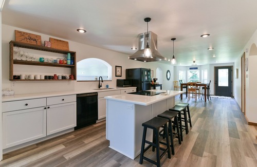 Omaha House | Secluded Branson Tablerock Lake Sanctuary/Mins. to Marina/lake - 20 min Branson