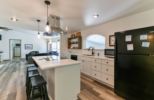 Omaha House | Secluded Branson Tablerock Lake Sanctuary/Mins. to Marina/lake - 20 min Branson