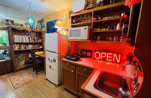Cutler Bay House | Secluded Bungalow Oasis & Sanctuary garden between Miami & Keys
