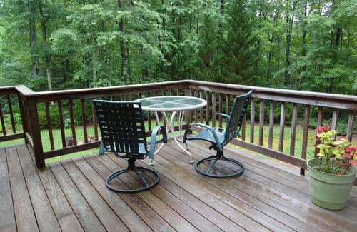 Dyke Cabin | Secluded cabin for 2 in Blue Ridge Mountains, 2 nite minimum weekends