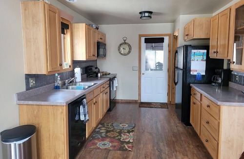 Deadwood Cabin | Secluded Cabin in the Beautiful Black Hills! Admire the Breathtaking Scenery!