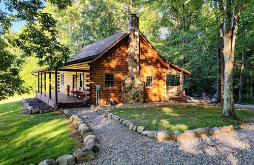 Nelsonville Cabin | Secluded cabin on 16 acres! New hot tub and king bed.