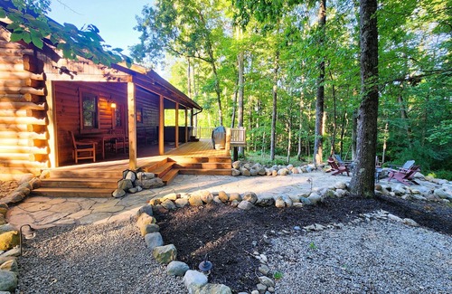 Nelsonville Cabin | Secluded cabin on 16 acres! New hot tub and king bed.