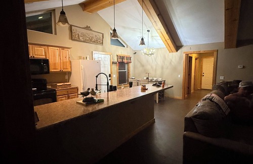 Ozark Cabin | Secluded Cabin on 30 acres w 2 BR 2 baths